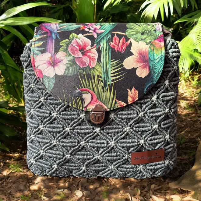 Makramé crossbody táska fedéllel
