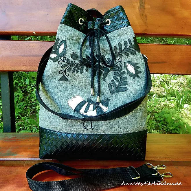 Magyar népmesék 2in1 kézműves hátizsák és válltáska - fekete, fehér, szürke Upcycled