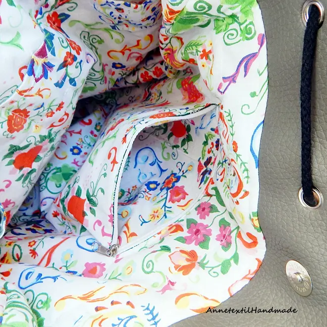 Kalocsai virágos többfunkciós női kézműves hátizsák