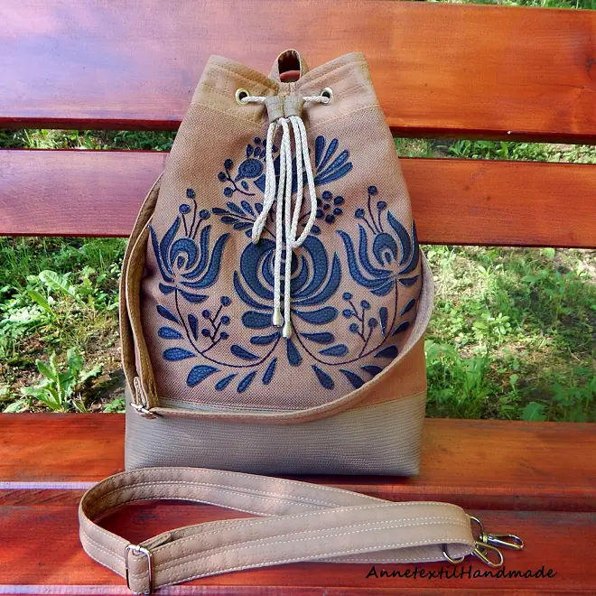 Matyó madaras többfunkciós hátizsák/oldaltáska, barna