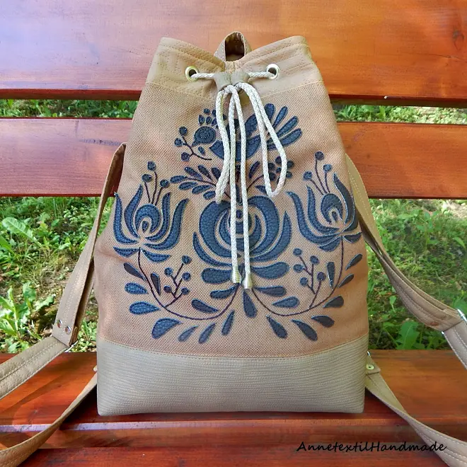 Matyó madaras többfunkciós hátizsák/oldaltáska, barna