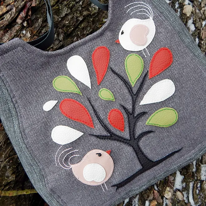 Univerzális pakolós női válltáska, duci madárkák a meseerdőben